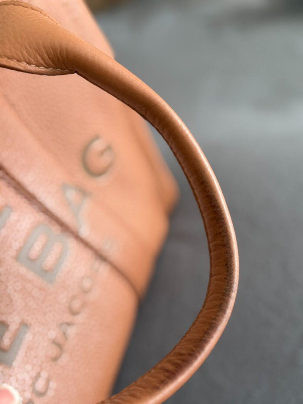 Marc Jacobs Leather Medium The Tote Bag (Argan Oil) - Picture 7 of 10